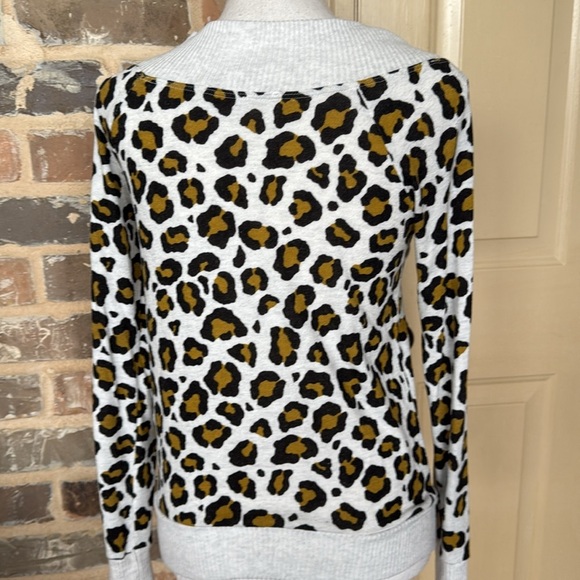 No Frills Ivory Leopard Animal Print Long Sleeve Top Contrast Rib Knit Trim Sz S - Picture 6 of 13